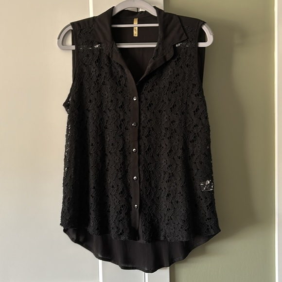 🌷Dorata Lace Top Cover Up - Picture 4 of 6